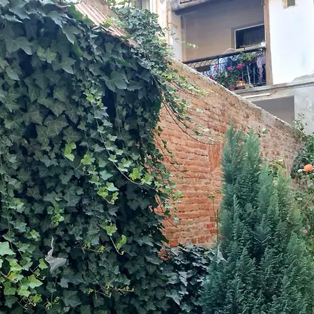 Apartman Black Church *